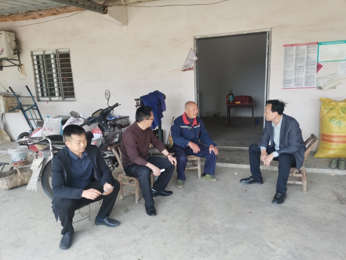 荊門分(fèn)院慰問關懷包聯(lián)戶_1